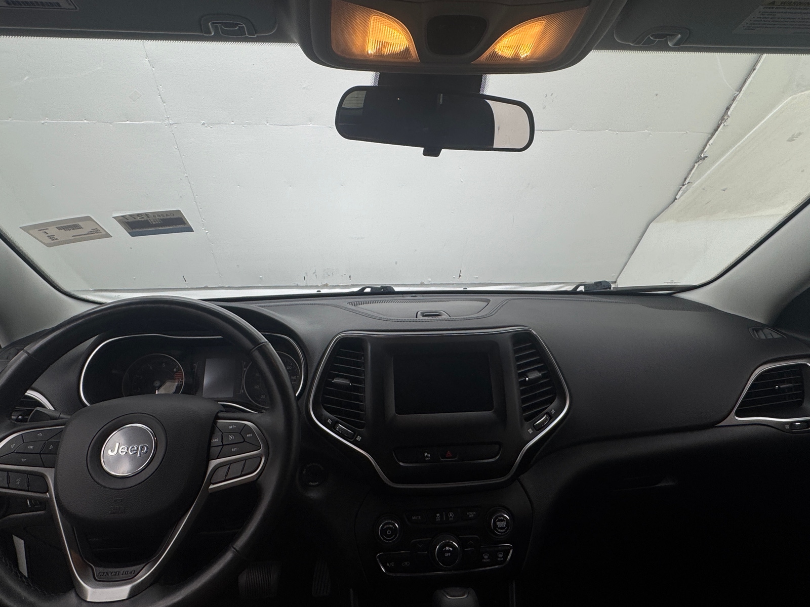 Thumbnail: 2019 Jeep Cherokee - 3