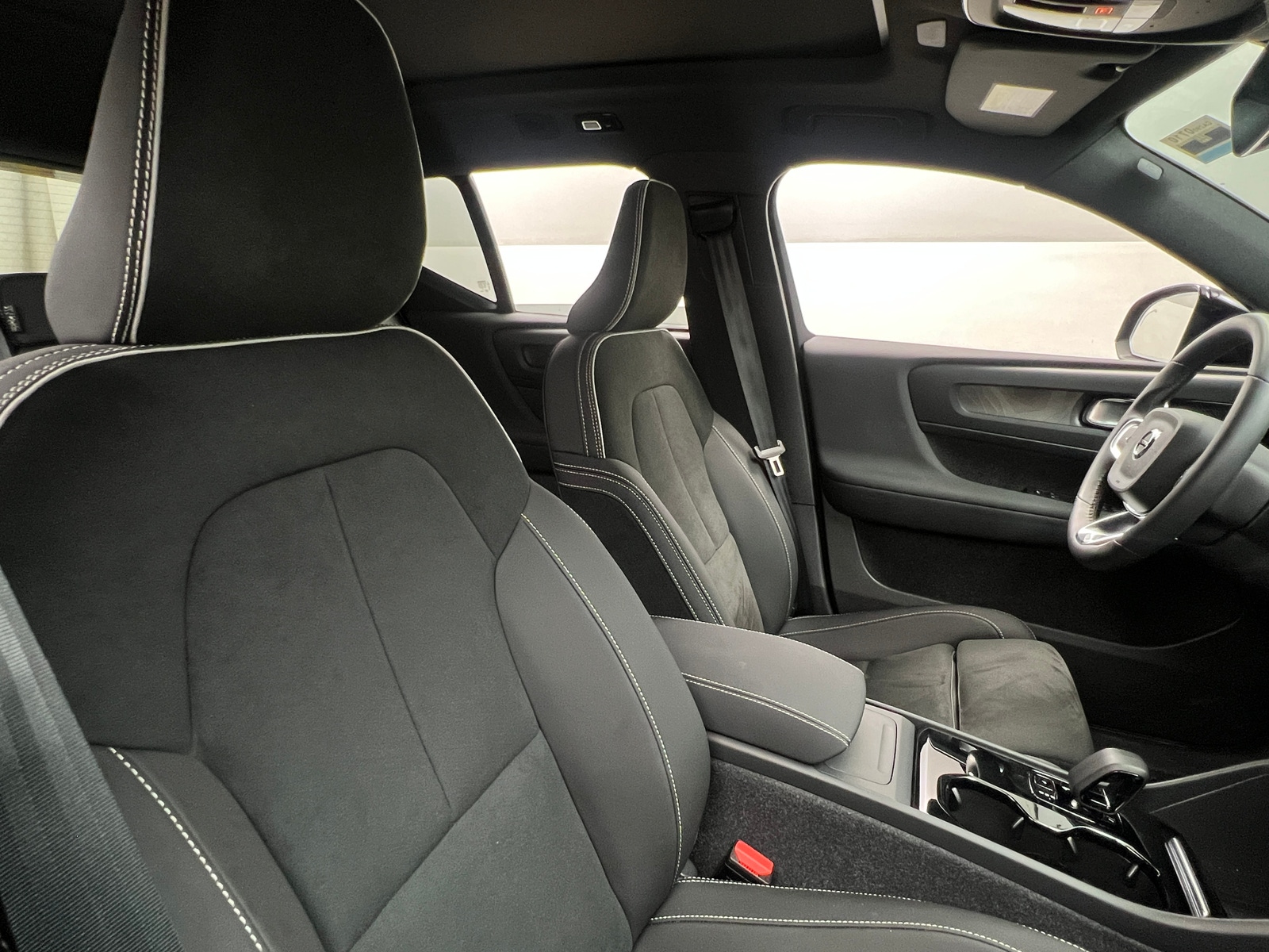 Thumbnail: 2024 Volvo XC40 - 2