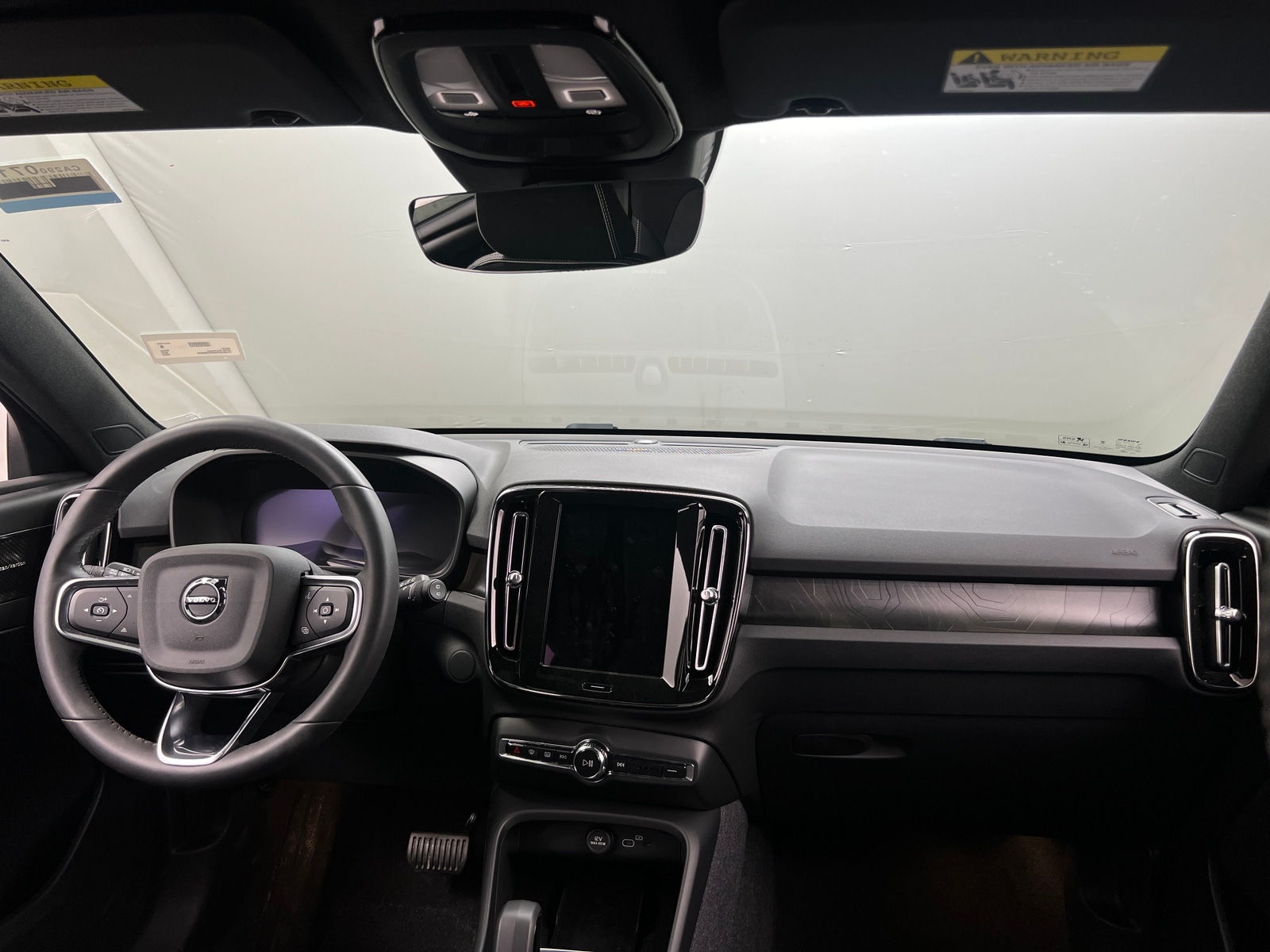 Thumbnail: 2024 Volvo XC40 - 3