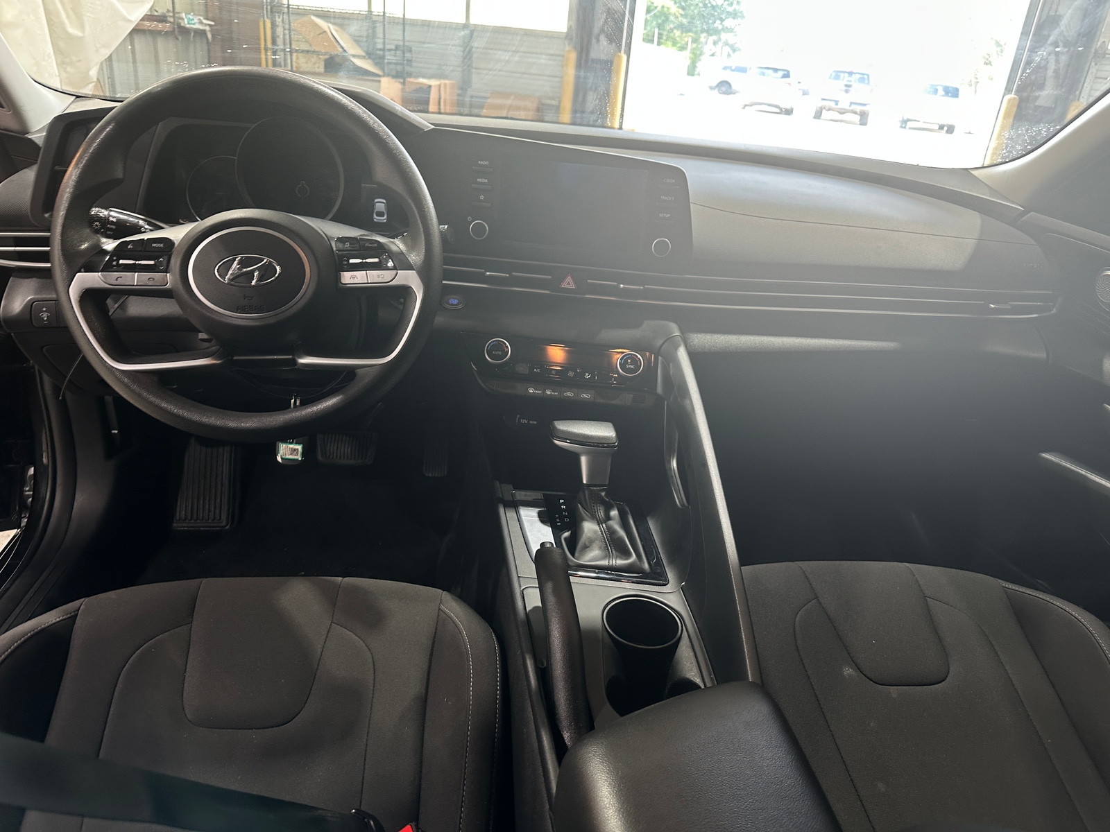 Thumbnail: 2023 Hyundai Elantra - 3