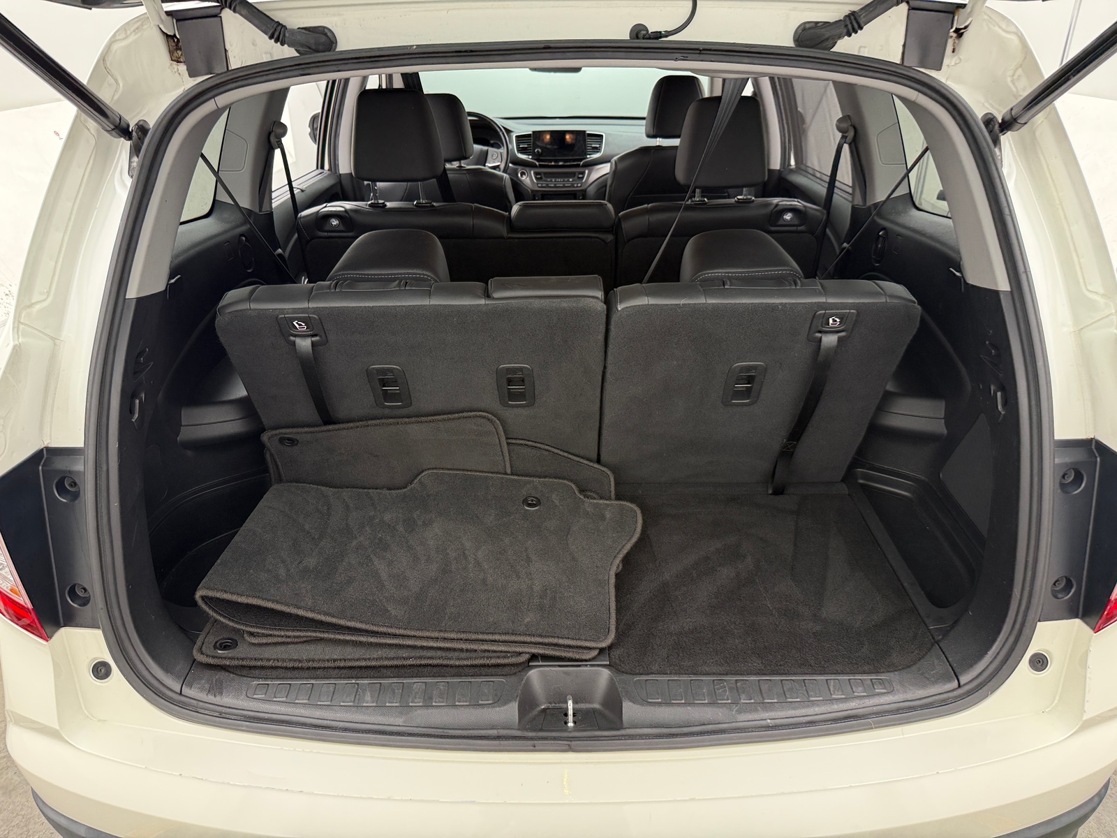 Thumbnail: 2019 Honda Pilot - 6