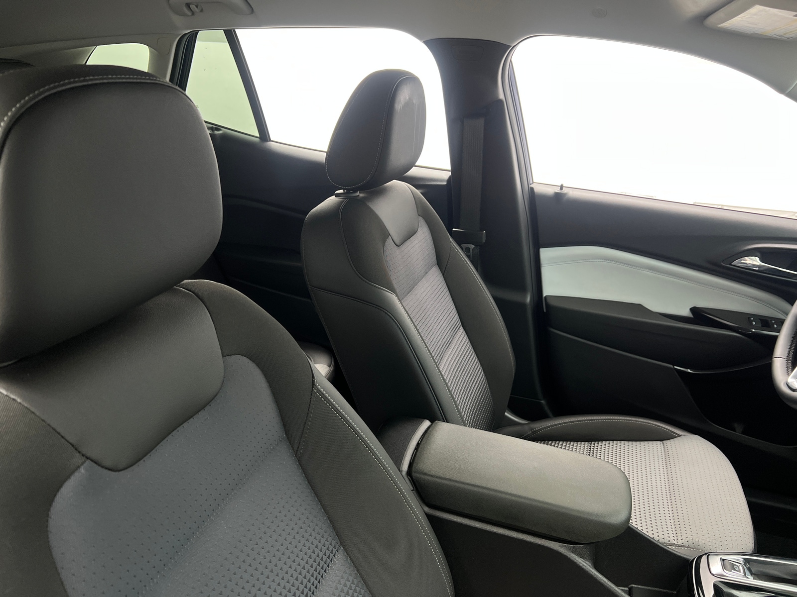 Thumbnail: 2024 Chevrolet Trax - 2