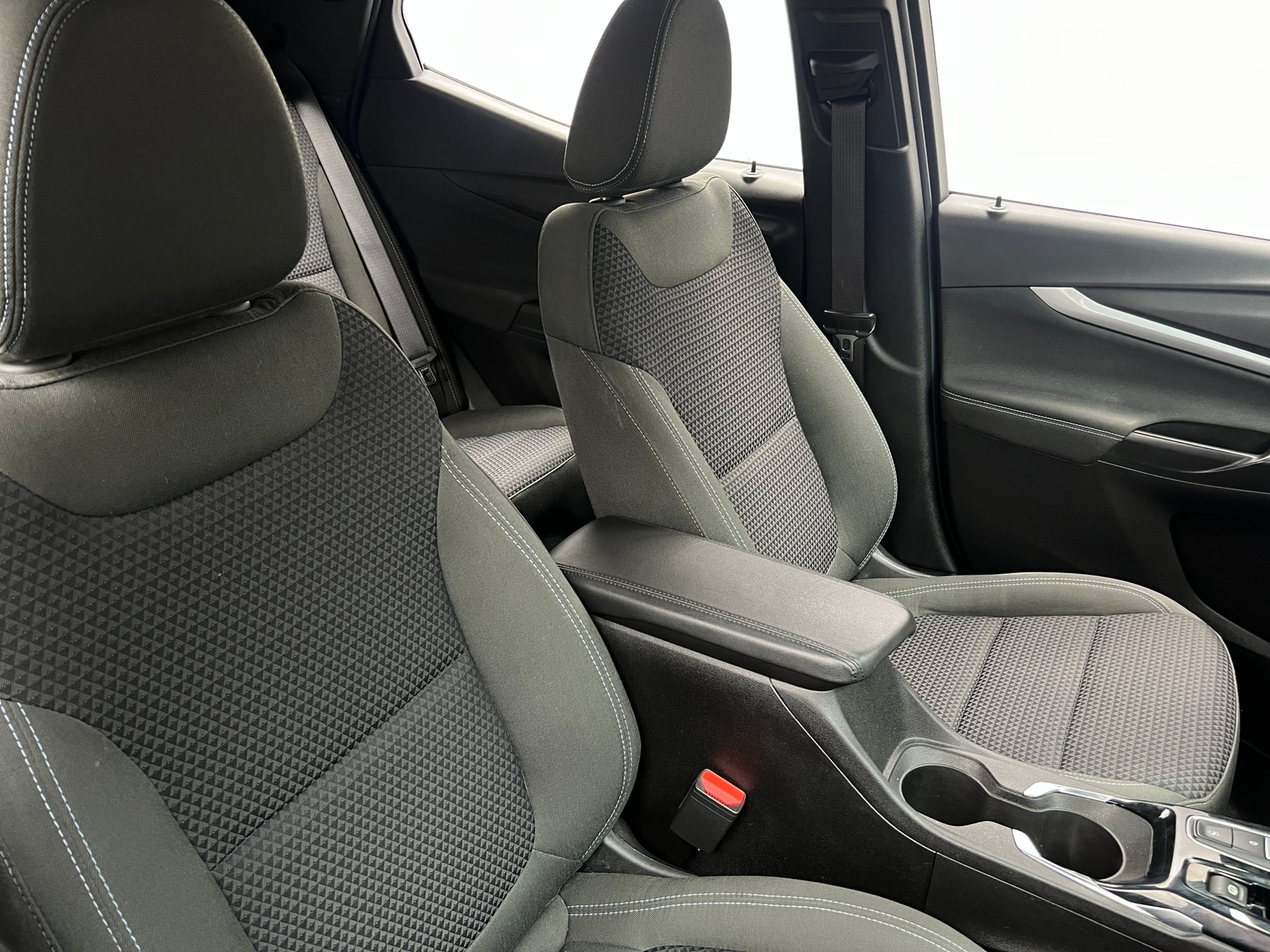 Thumbnail: 2023 Chevrolet Bolt EUV - 2