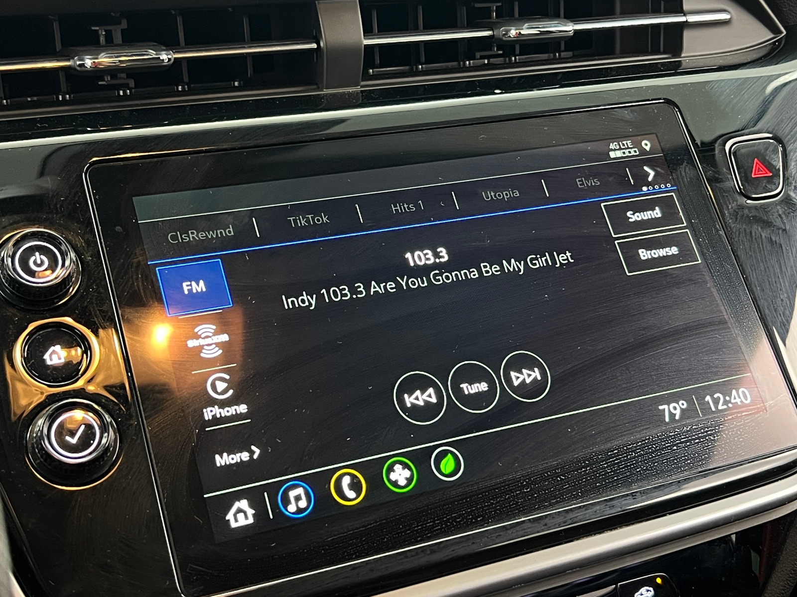 Thumbnail: 2023 Chevrolet Bolt EUV - 4