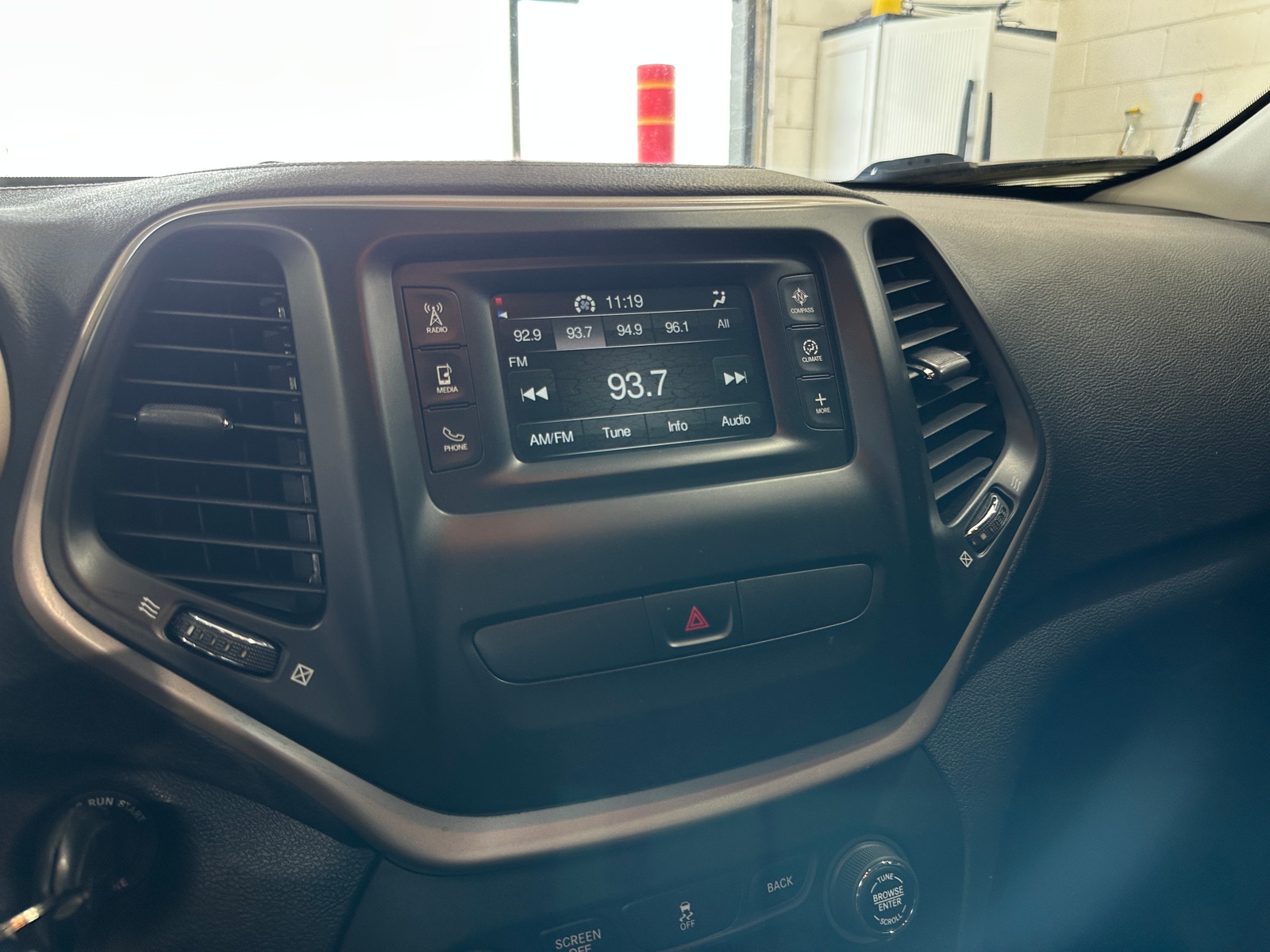 Thumbnail: 2016 Jeep Cherokee - 4