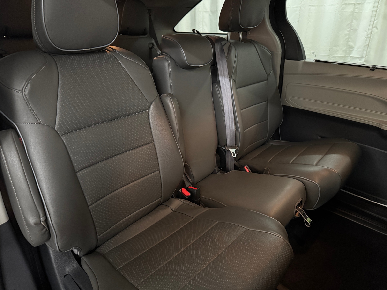Thumbnail: 2023 Toyota Sienna - 6