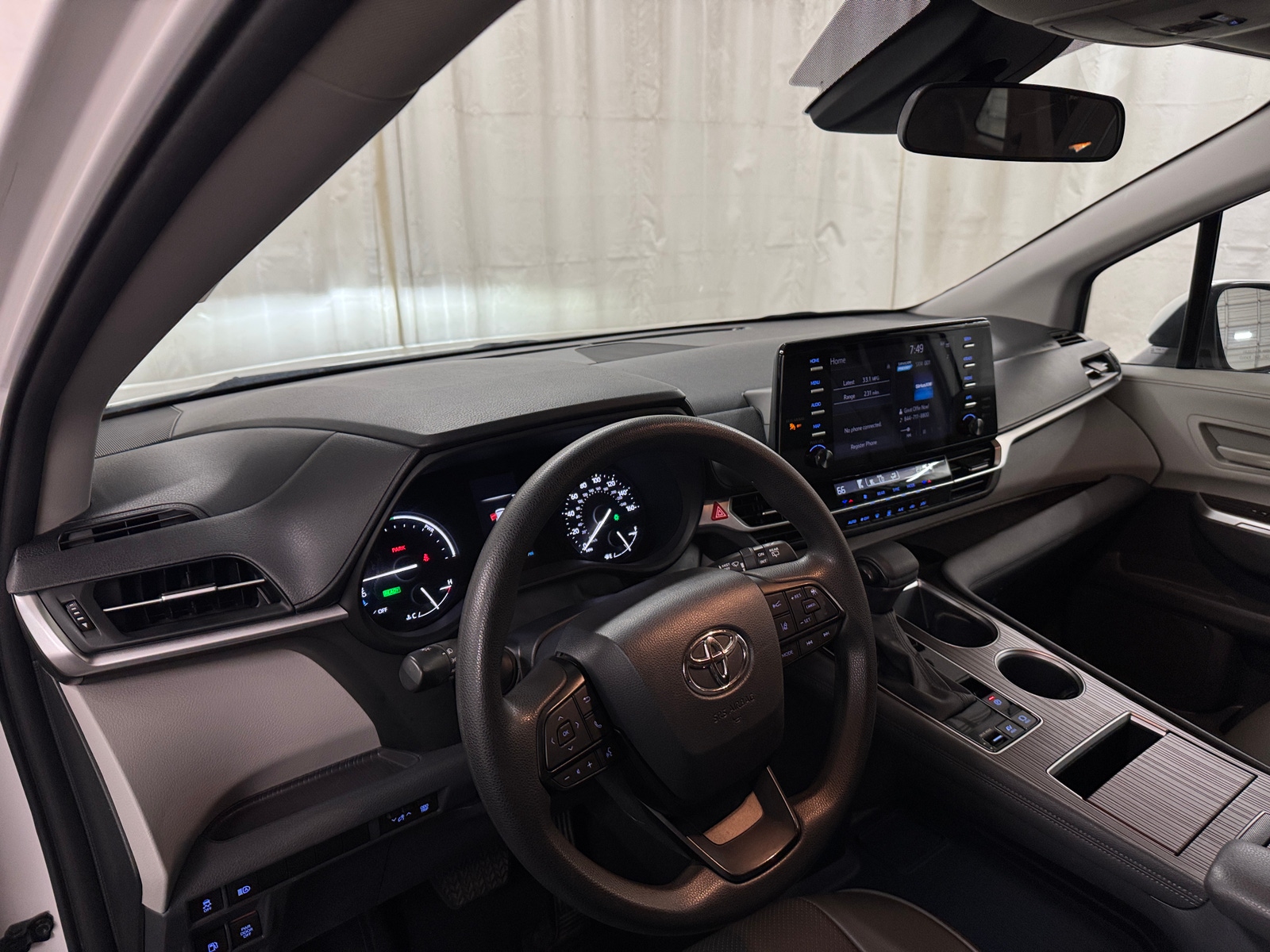 Thumbnail: 2023 Toyota Sienna - 3