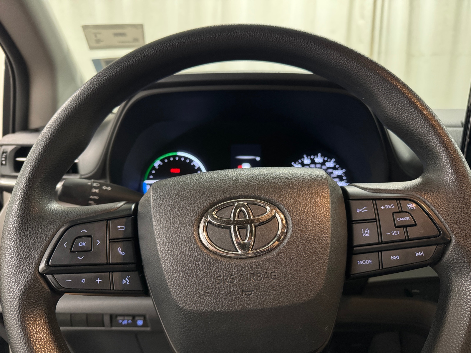 Thumbnail: 2023 Toyota Sienna - 5