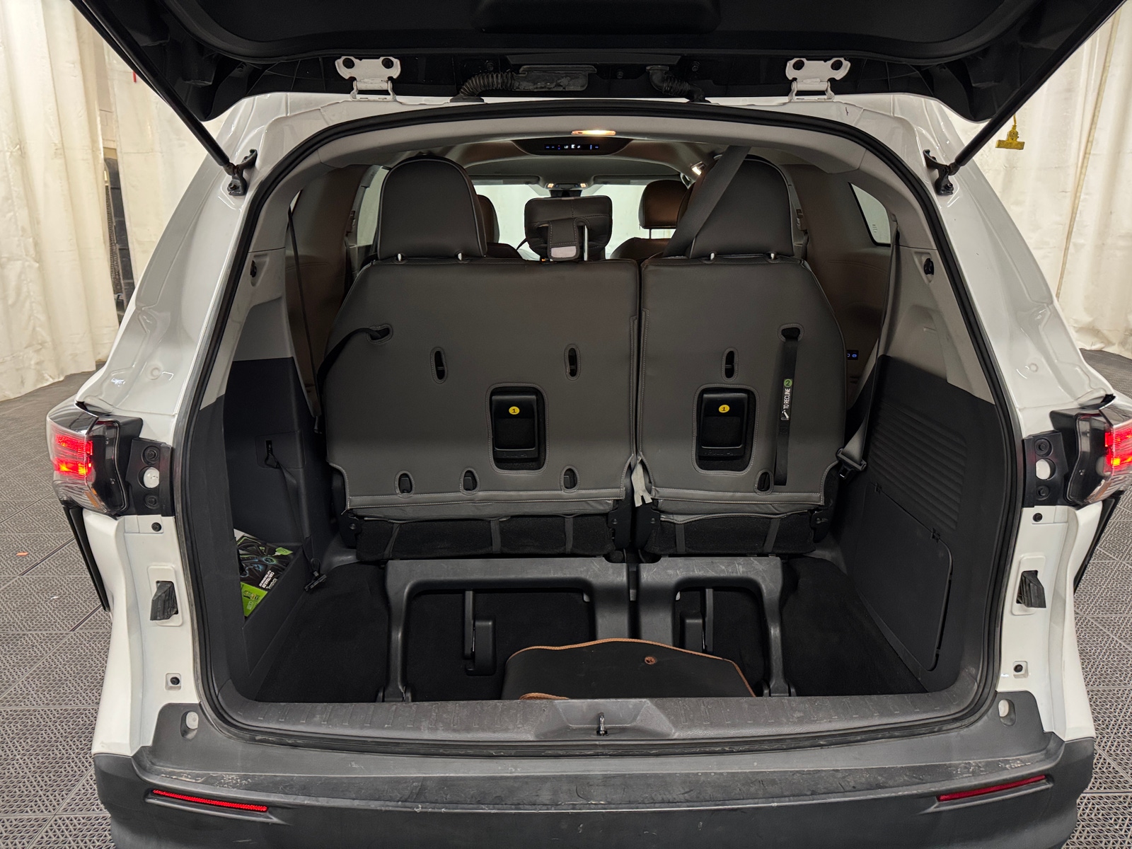 Thumbnail: 2023 Toyota Sienna - 7