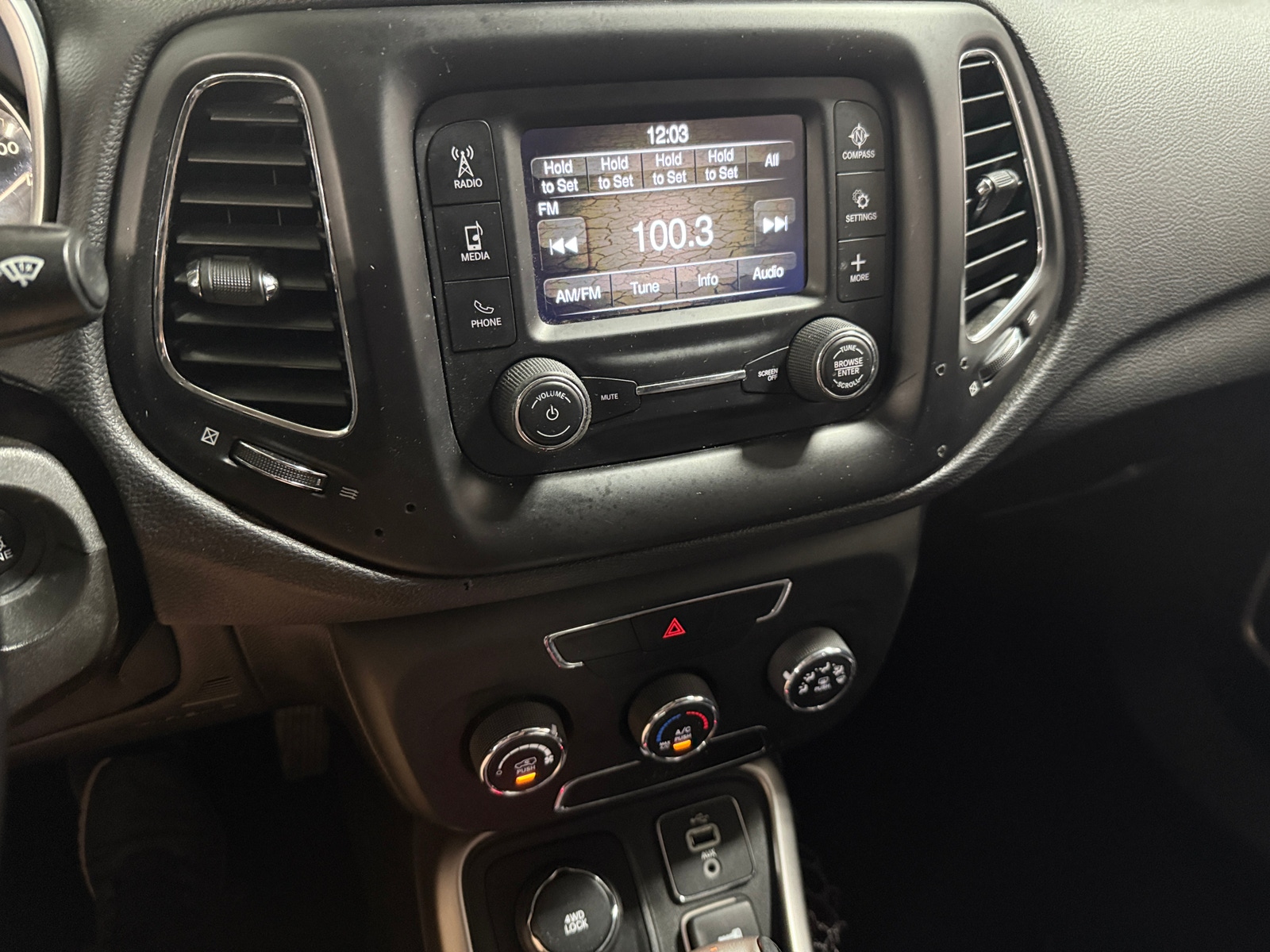 Thumbnail: 2018 Jeep Compass - 3