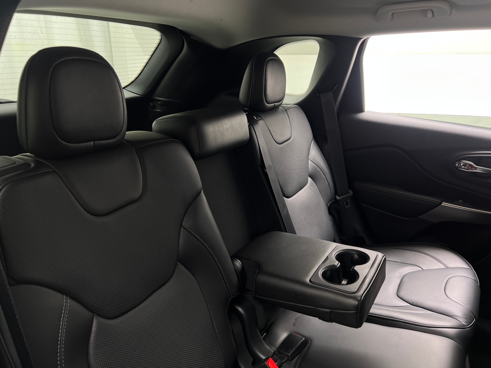 Thumbnail: 2019 Jeep Cherokee - 5