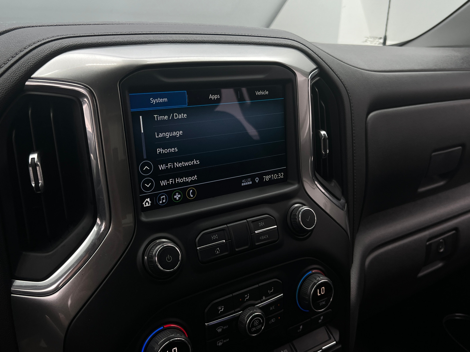 Thumbnail: 2020 Chevrolet Silverado 1500 - 4