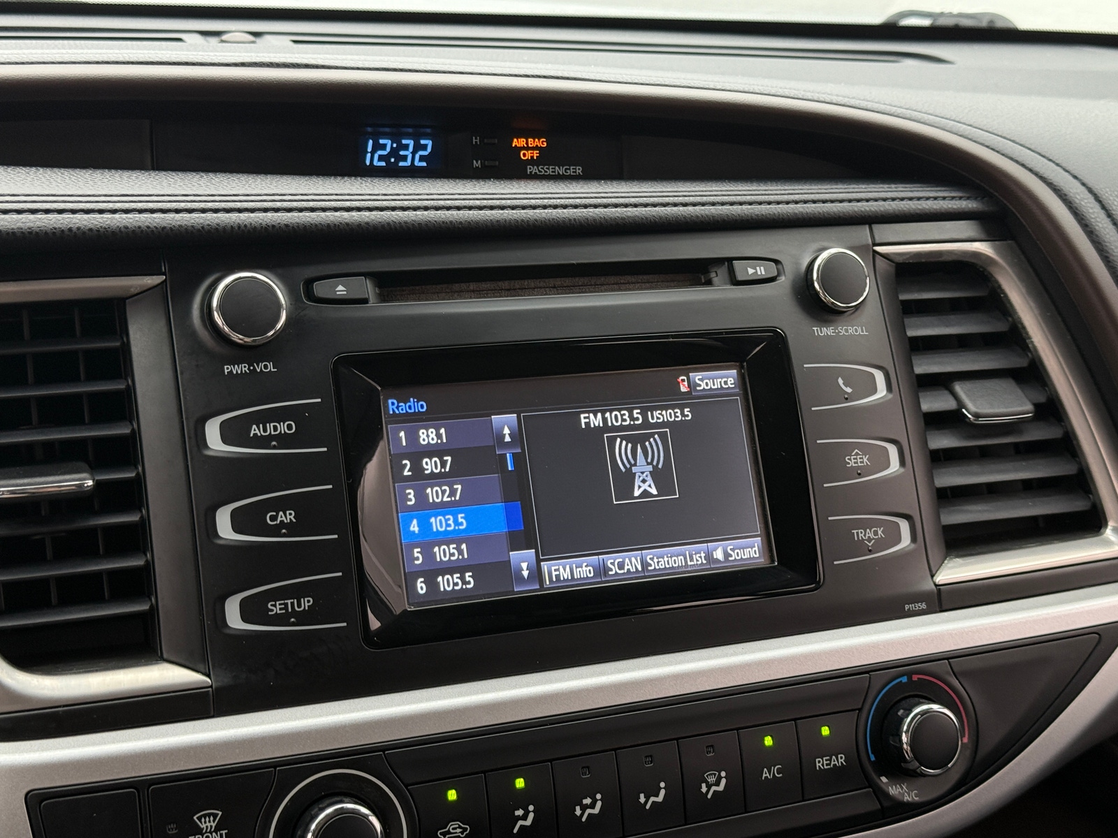 Thumbnail: 2018 Toyota Highlander - 4