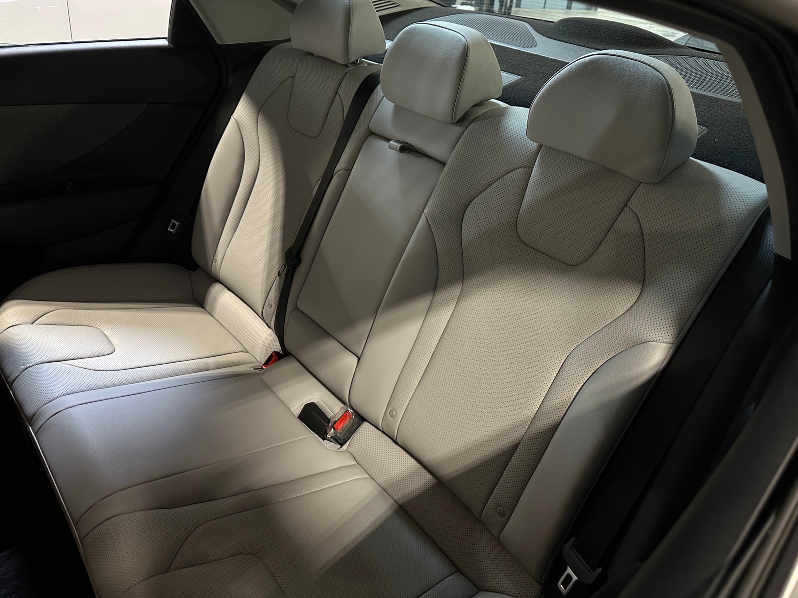 Thumbnail: 2022 Hyundai Elantra - 6