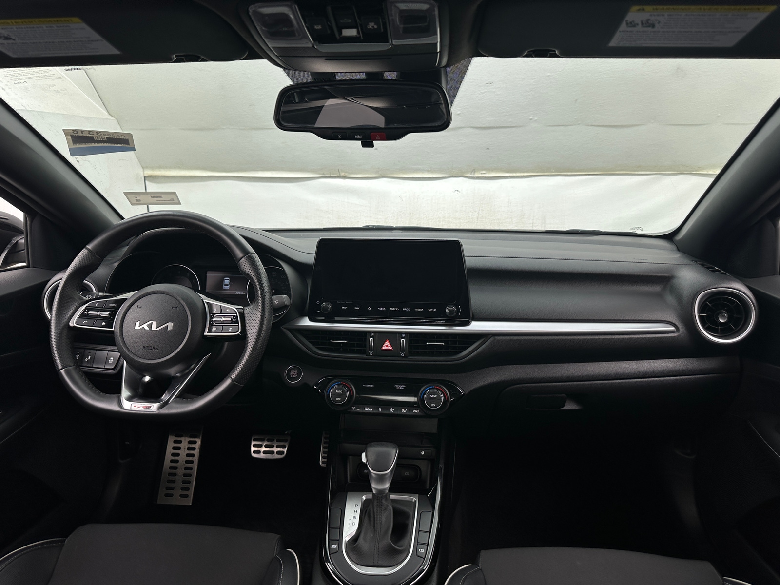 Thumbnail: 2023 Kia Forte - 3