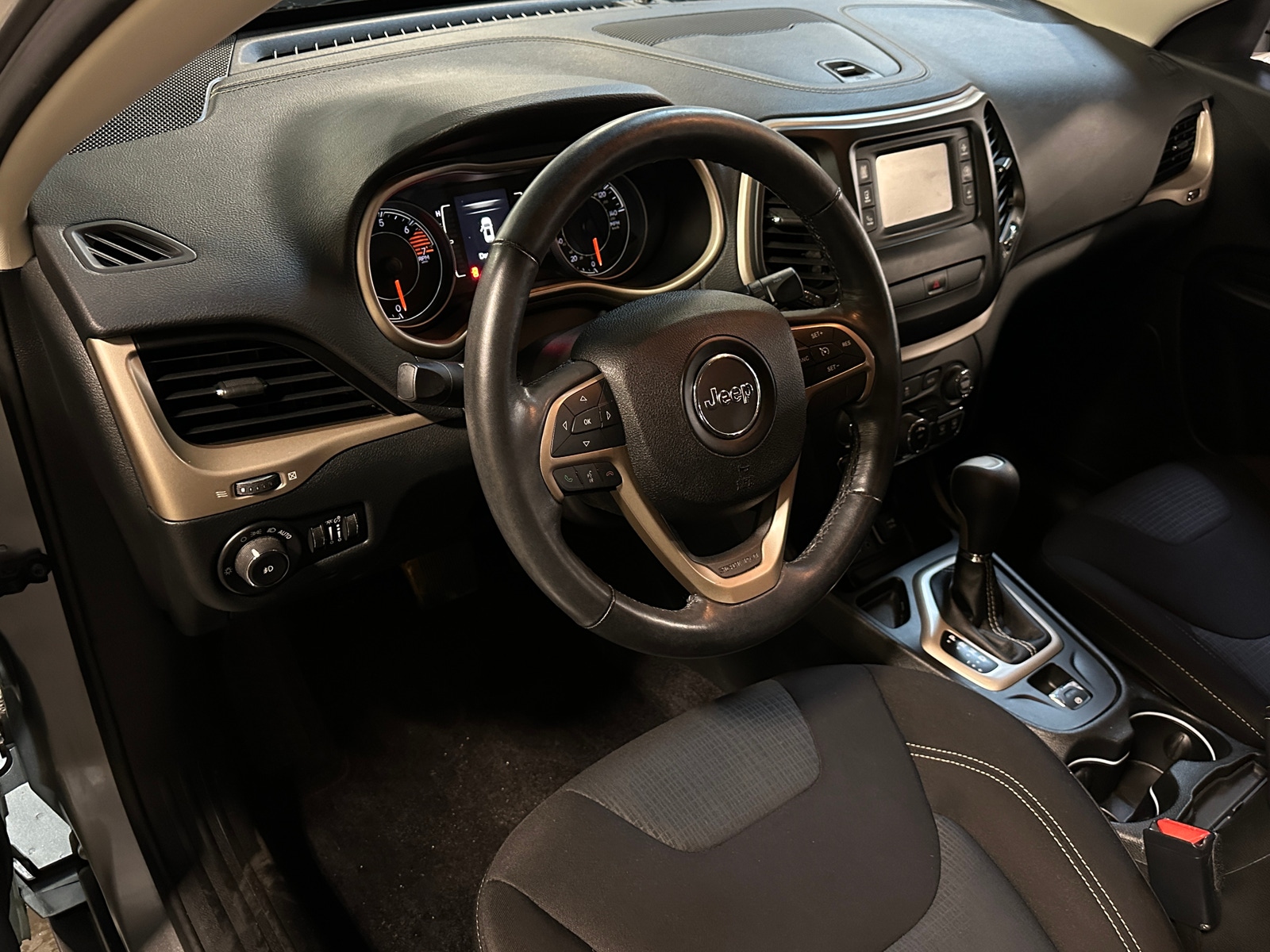 Thumbnail: 2016 Jeep Cherokee - 3