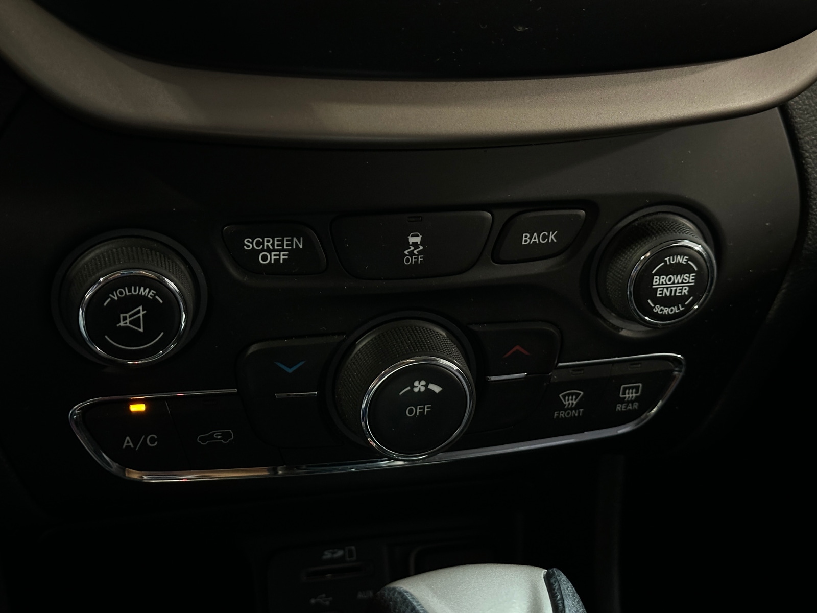 Thumbnail: 2016 Jeep Cherokee - 4