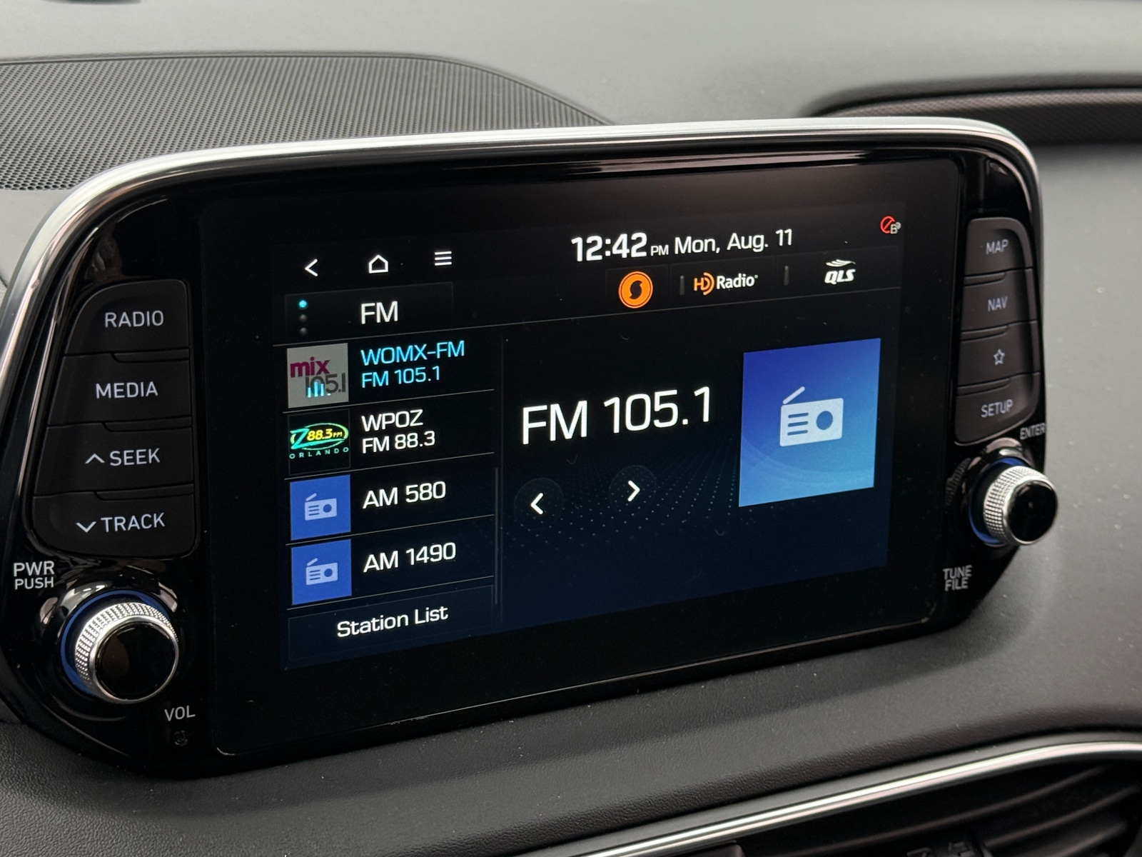 Thumbnail: 2020 Hyundai Santa Fe - 3