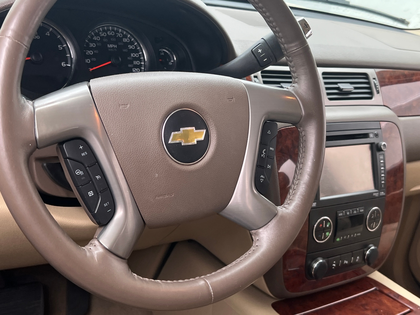Thumbnail: 2014 Chevrolet Tahoe - 4