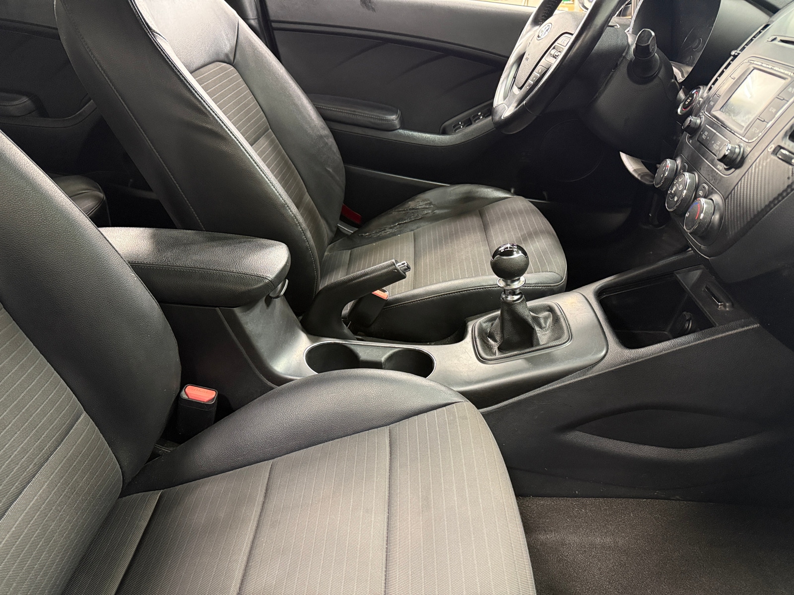 Thumbnail: 2016 Kia Forte - 2