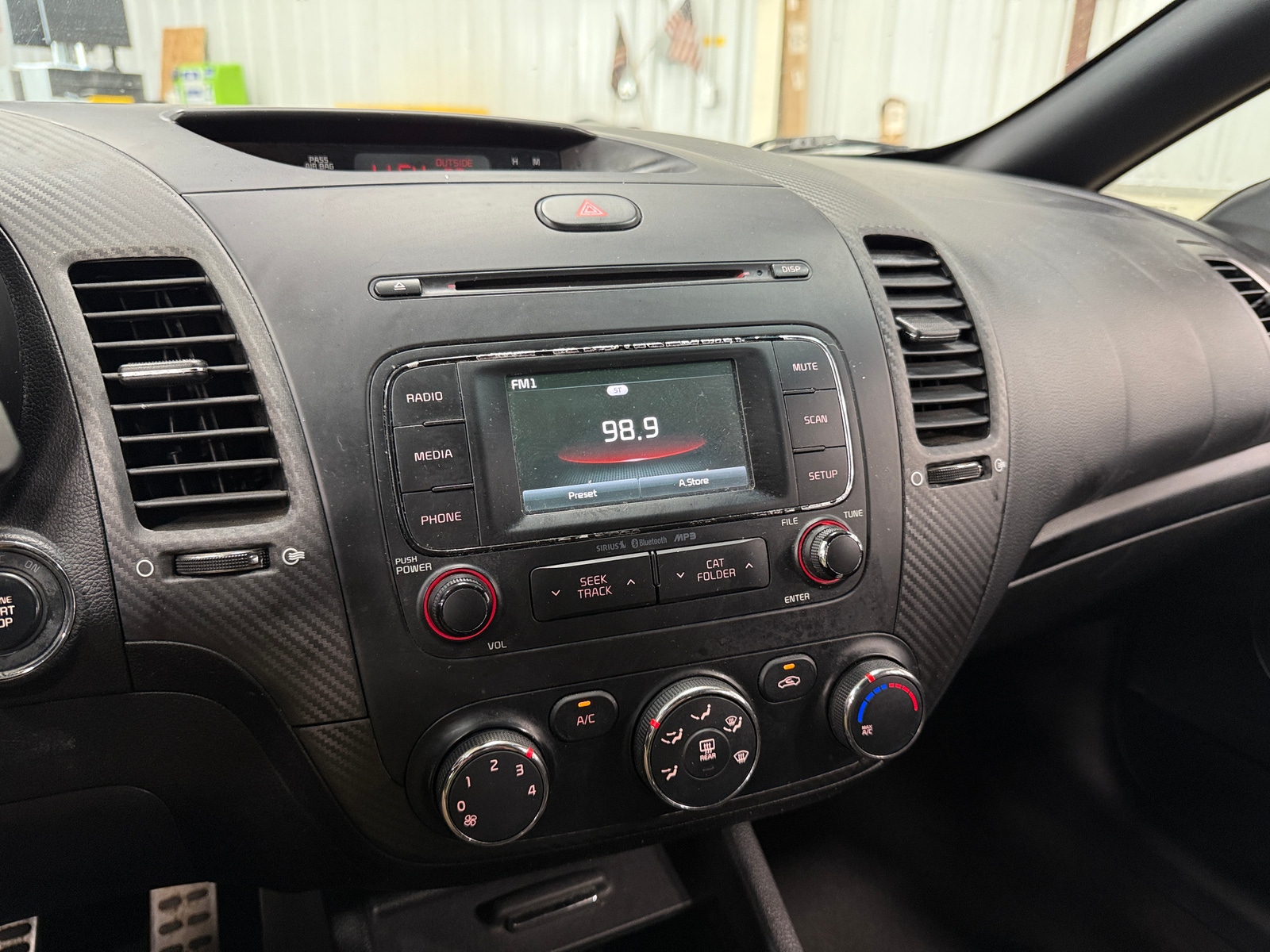 Thumbnail: 2016 Kia Forte - 4