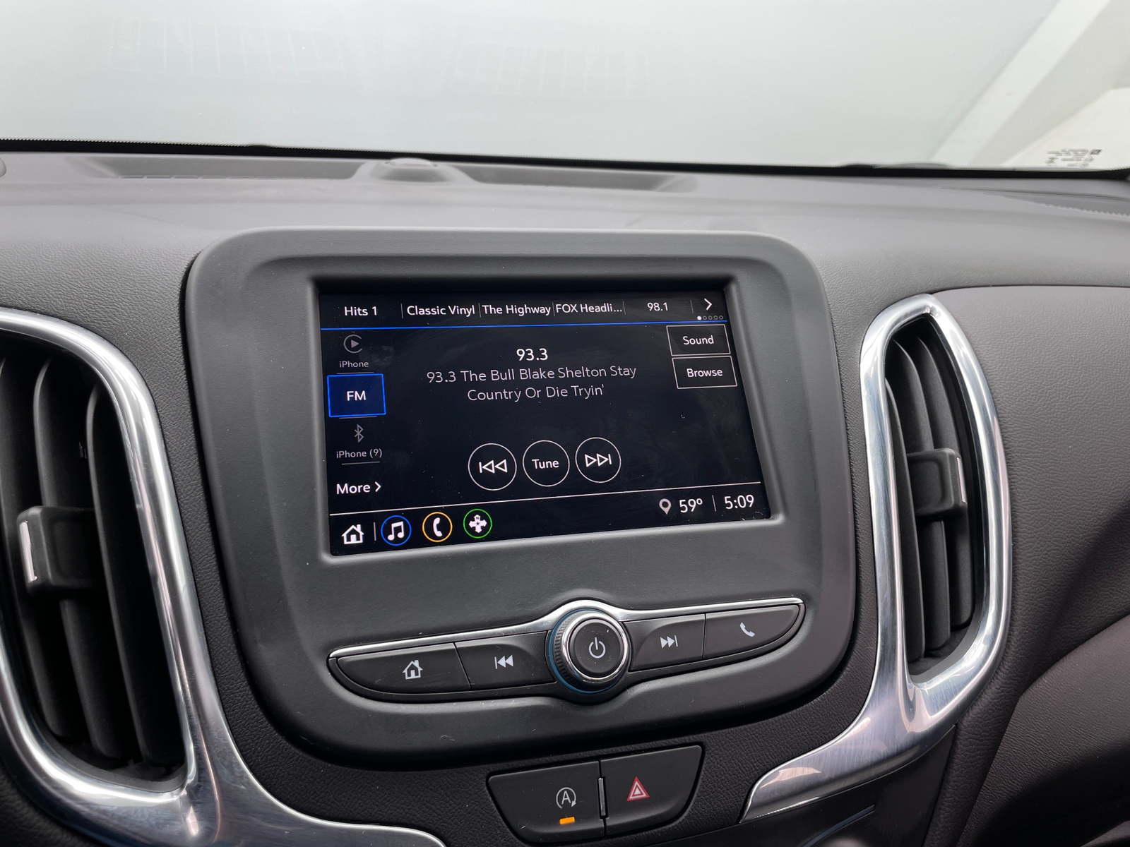 Thumbnail: 2023 Chevrolet Equinox - 4
