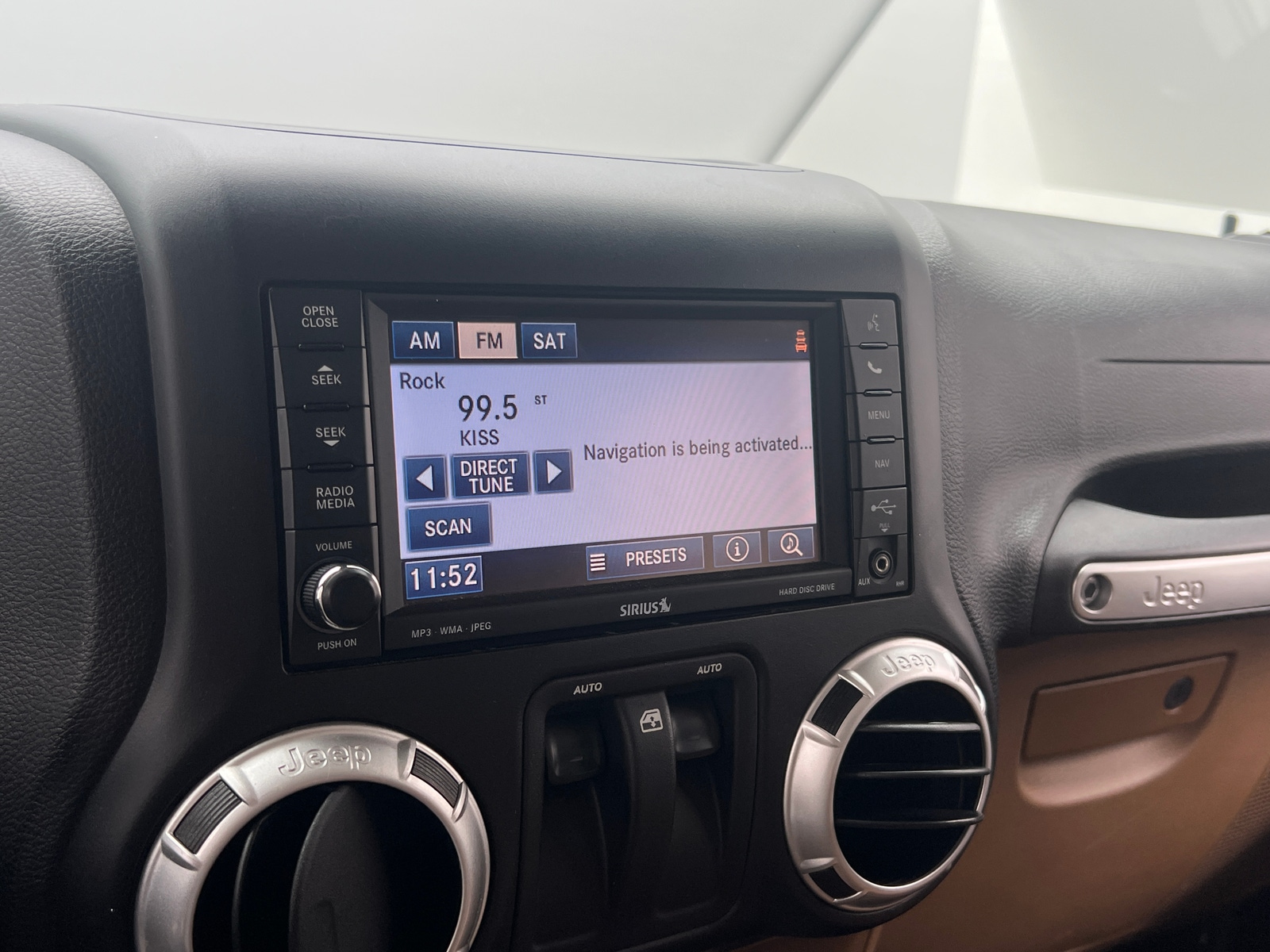 Thumbnail: 2015 Jeep Wrangler - 3
