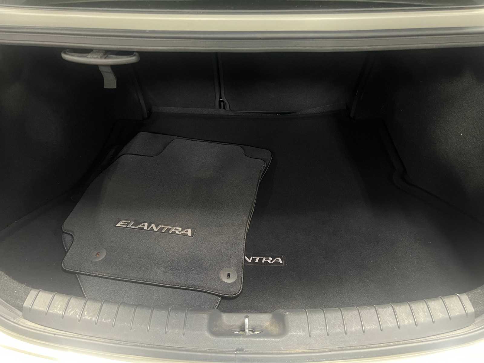 Thumbnail: 2017 Hyundai Elantra - 7