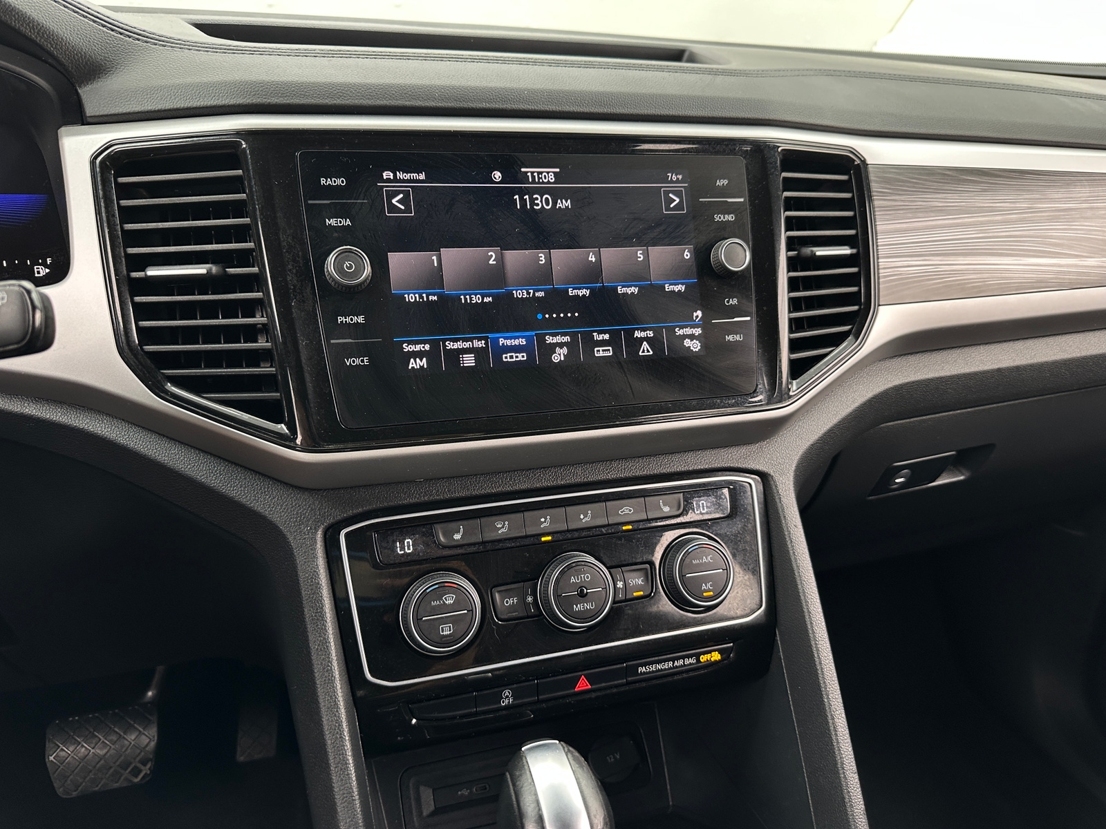 Thumbnail: 2022 Volkswagen Atlas - 3