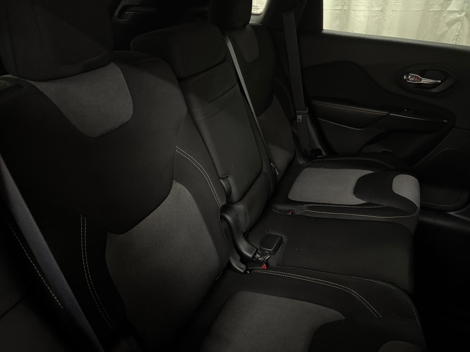 Thumbnail: 2016 Jeep Cherokee - 6