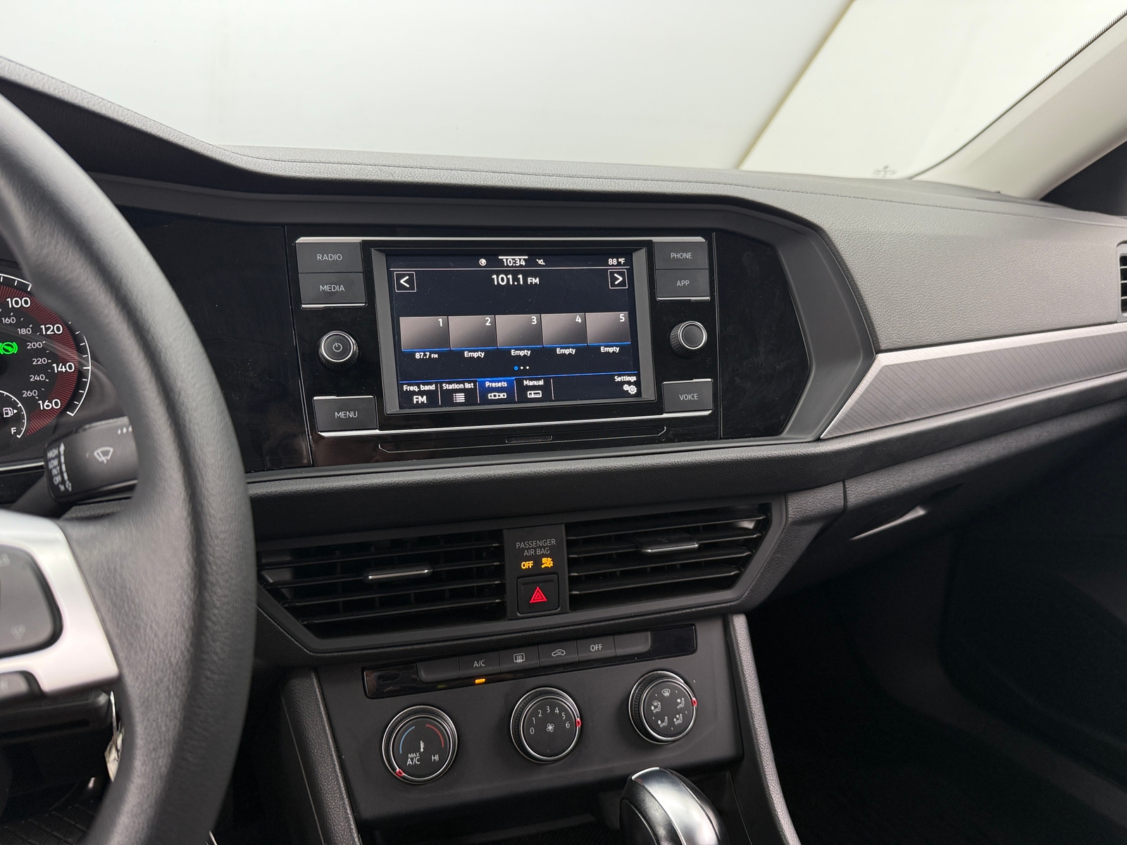 Thumbnail: 2021 Volkswagen Jetta - 4