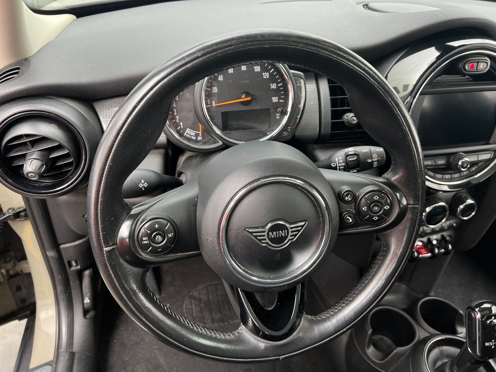 Thumbnail: 2020 MINI Cooper Hardtop - 4