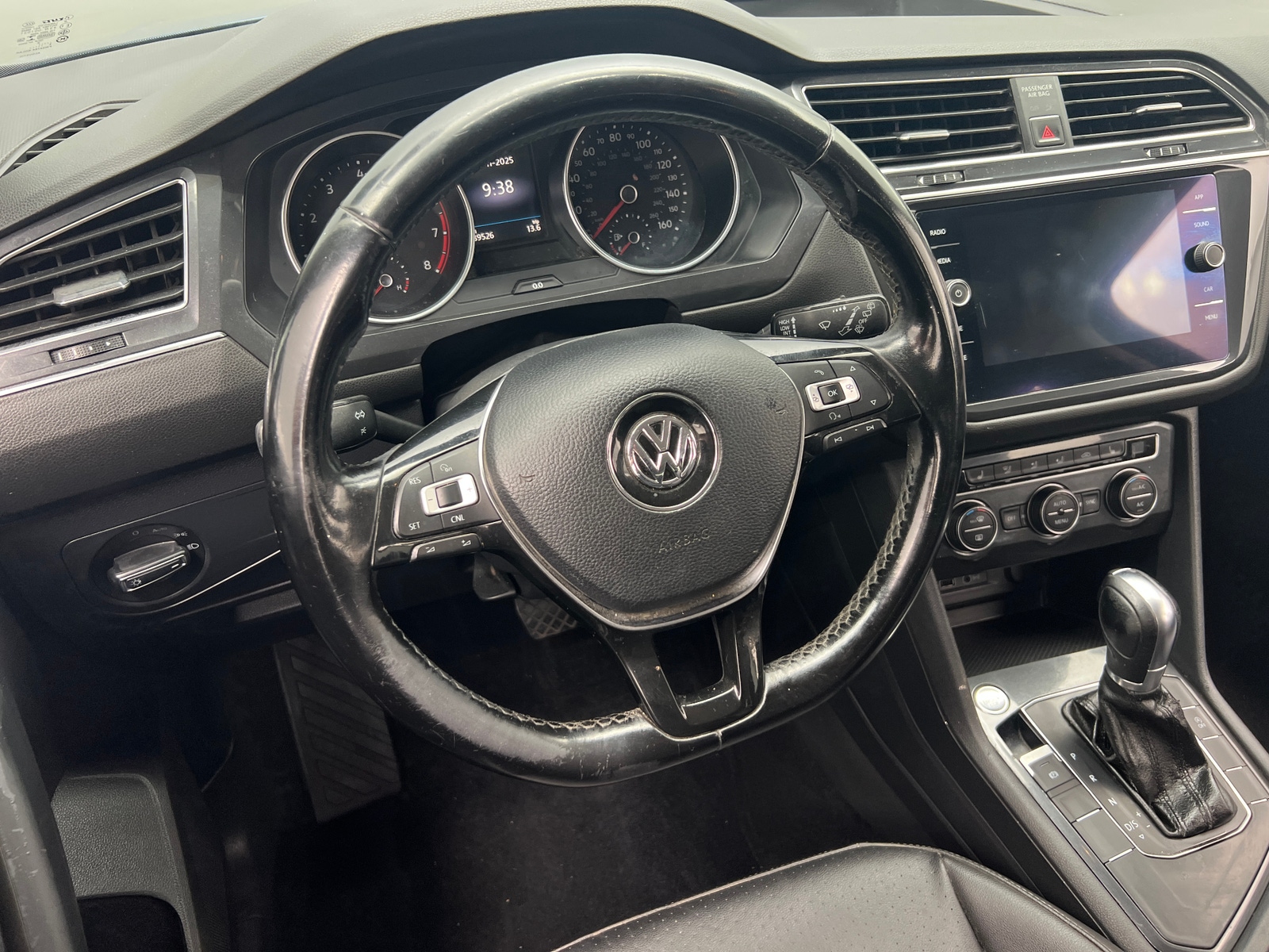 Thumbnail: 2018 Volkswagen Tiguan - 4