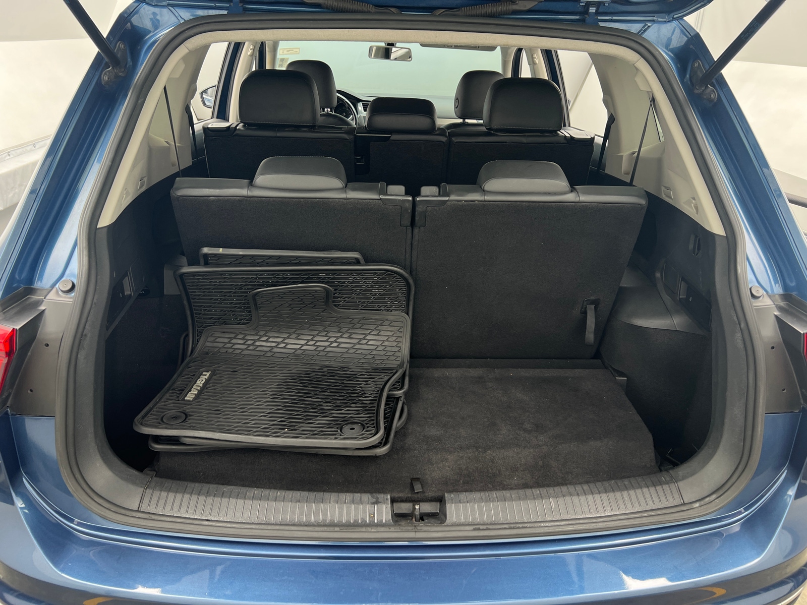 Thumbnail: 2018 Volkswagen Tiguan - 6