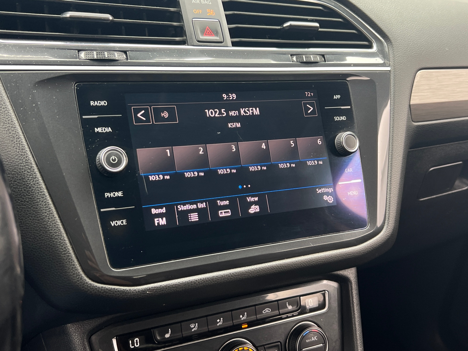 Thumbnail: 2018 Volkswagen Tiguan - 3