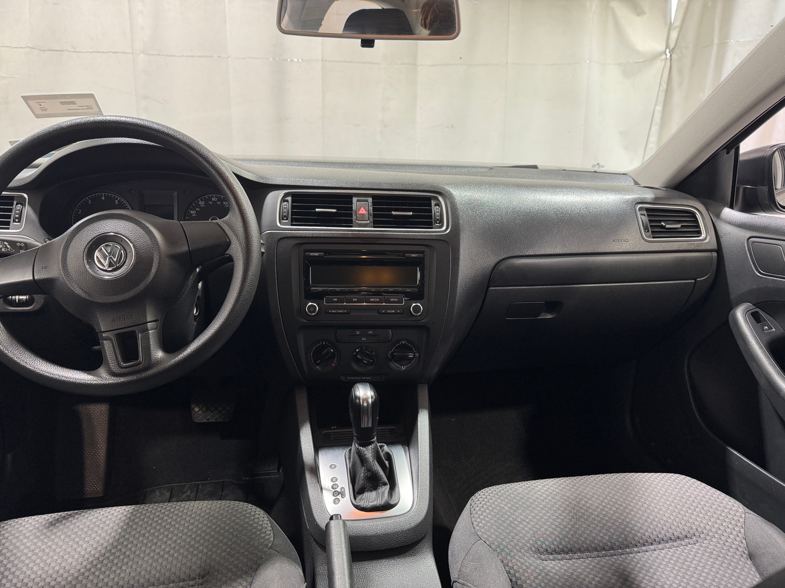 Thumbnail: 2014 Volkswagen Jetta - 3