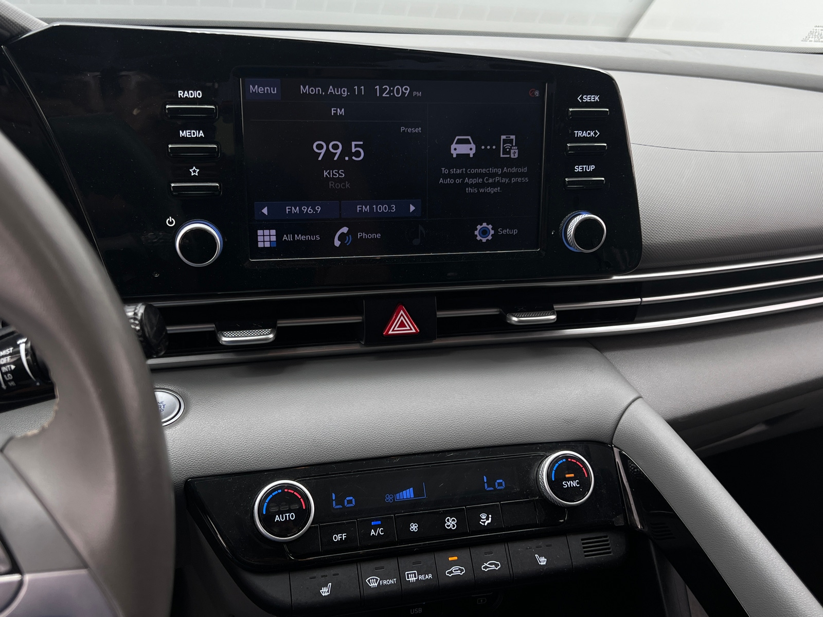 Thumbnail: 2022 Hyundai Elantra - 4
