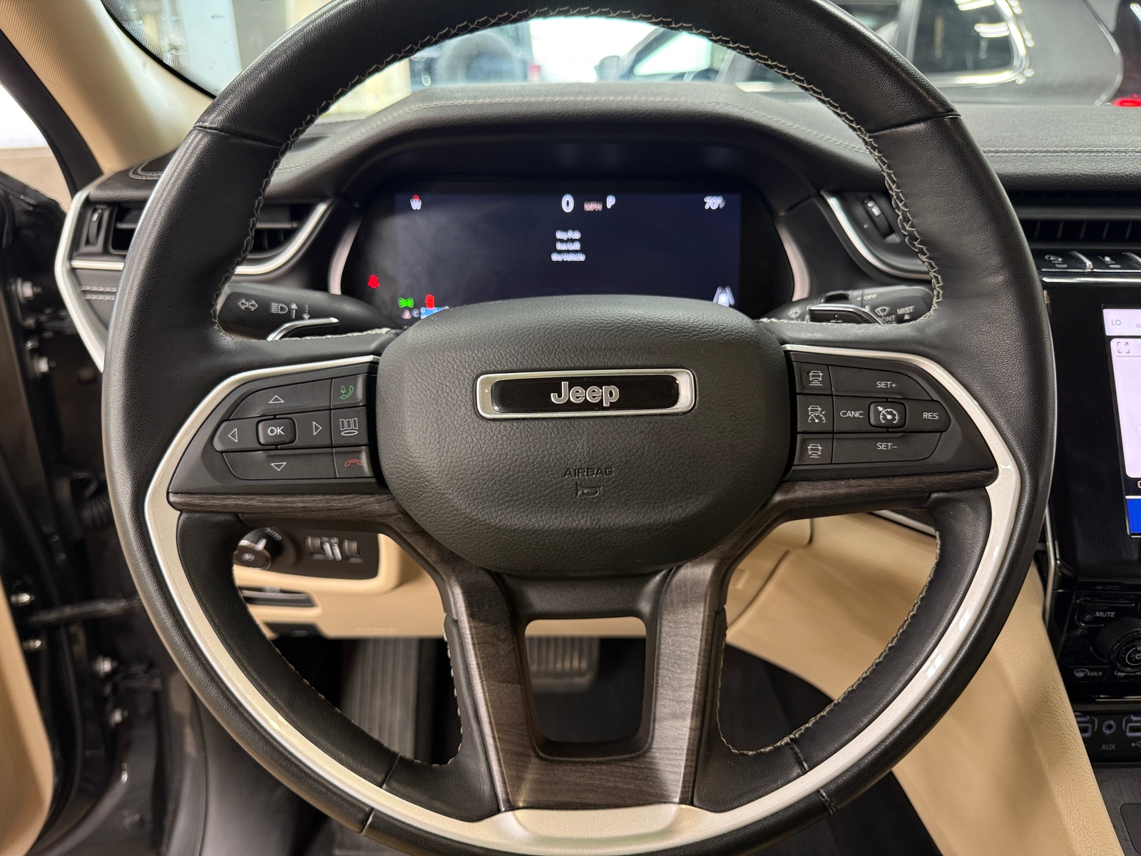 Thumbnail: 2022 Jeep Grand Cherokee - 4