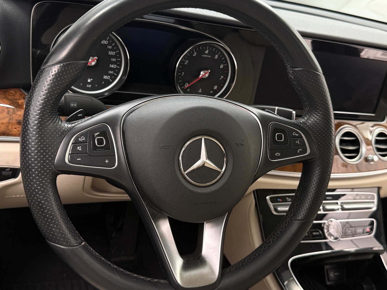 Thumbnail: 2018 Mercedes-Benz E-Class - 4