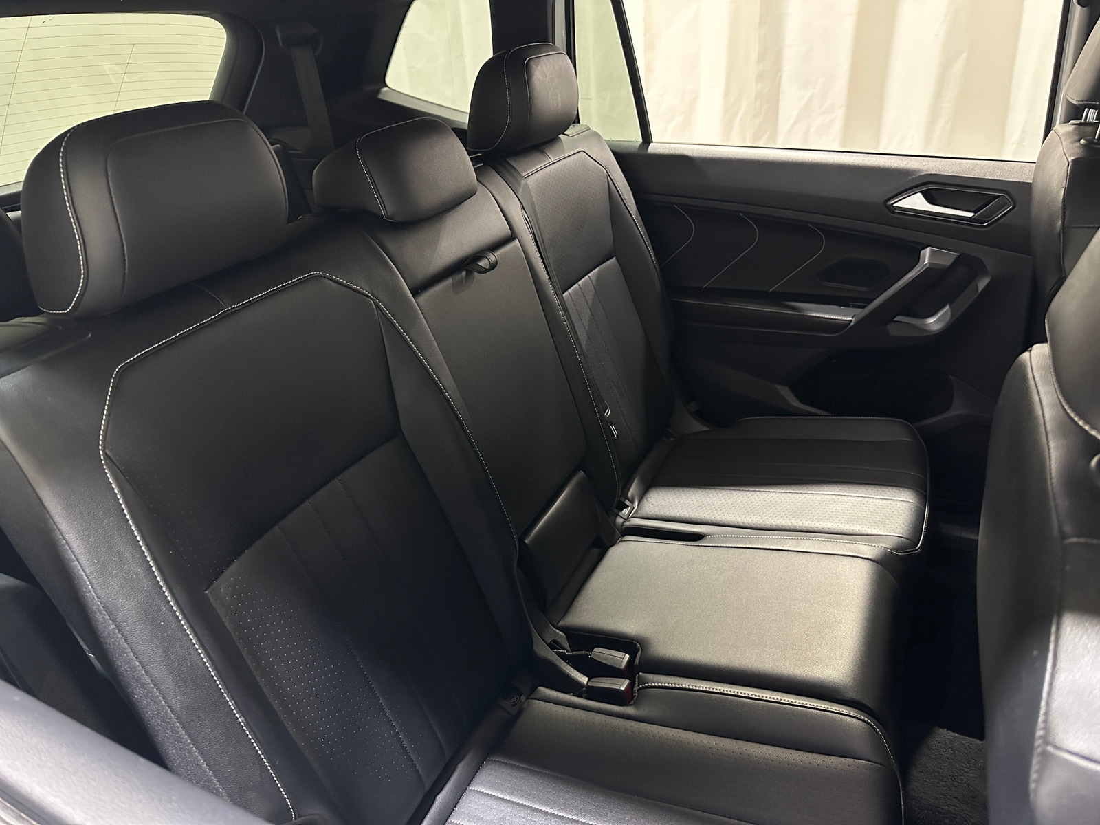 Thumbnail: 2022 Volkswagen Tiguan - 5