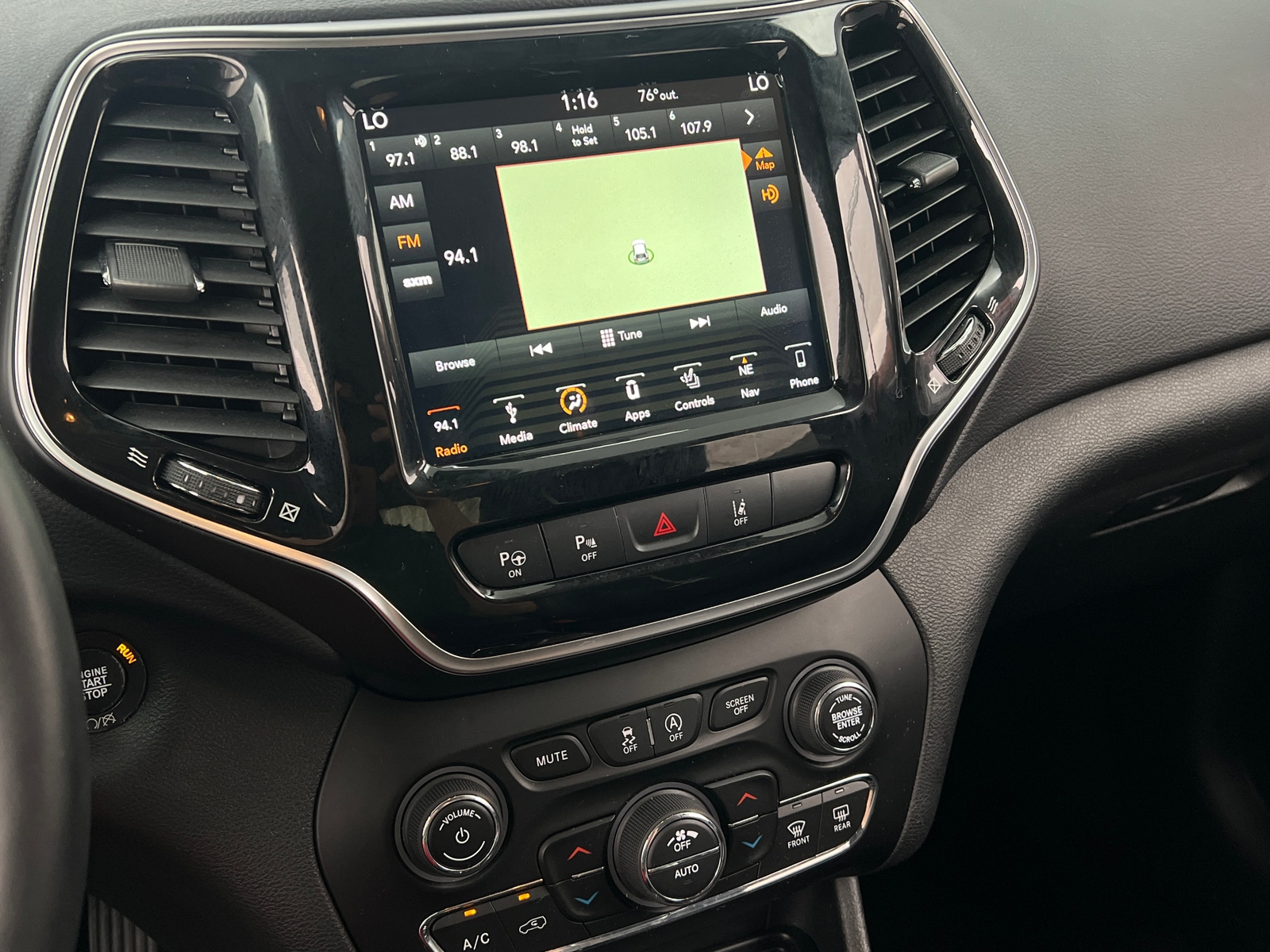 Thumbnail: 2019 Jeep Cherokee - 3