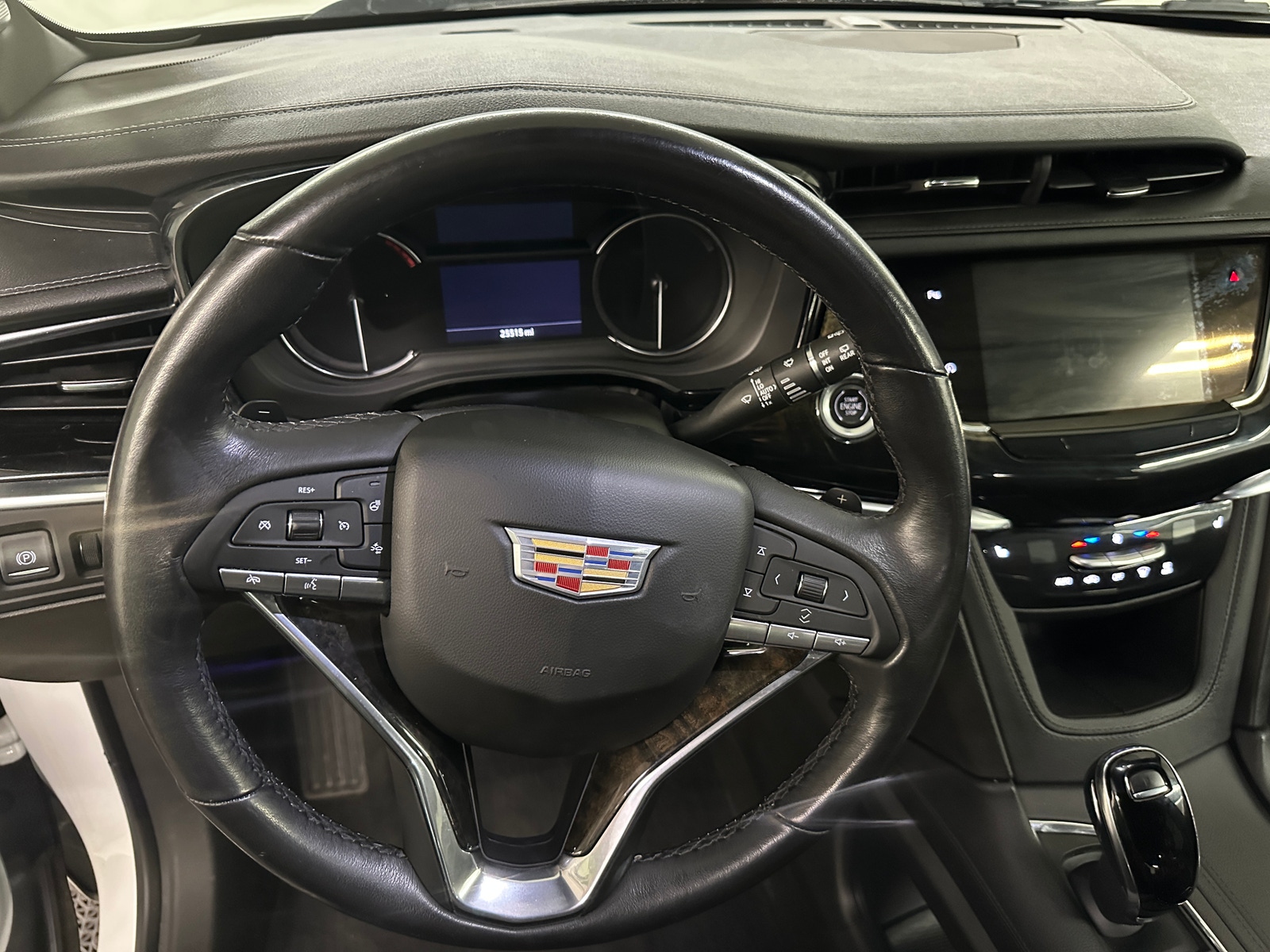Thumbnail: 2021 Cadillac XT6 - 4