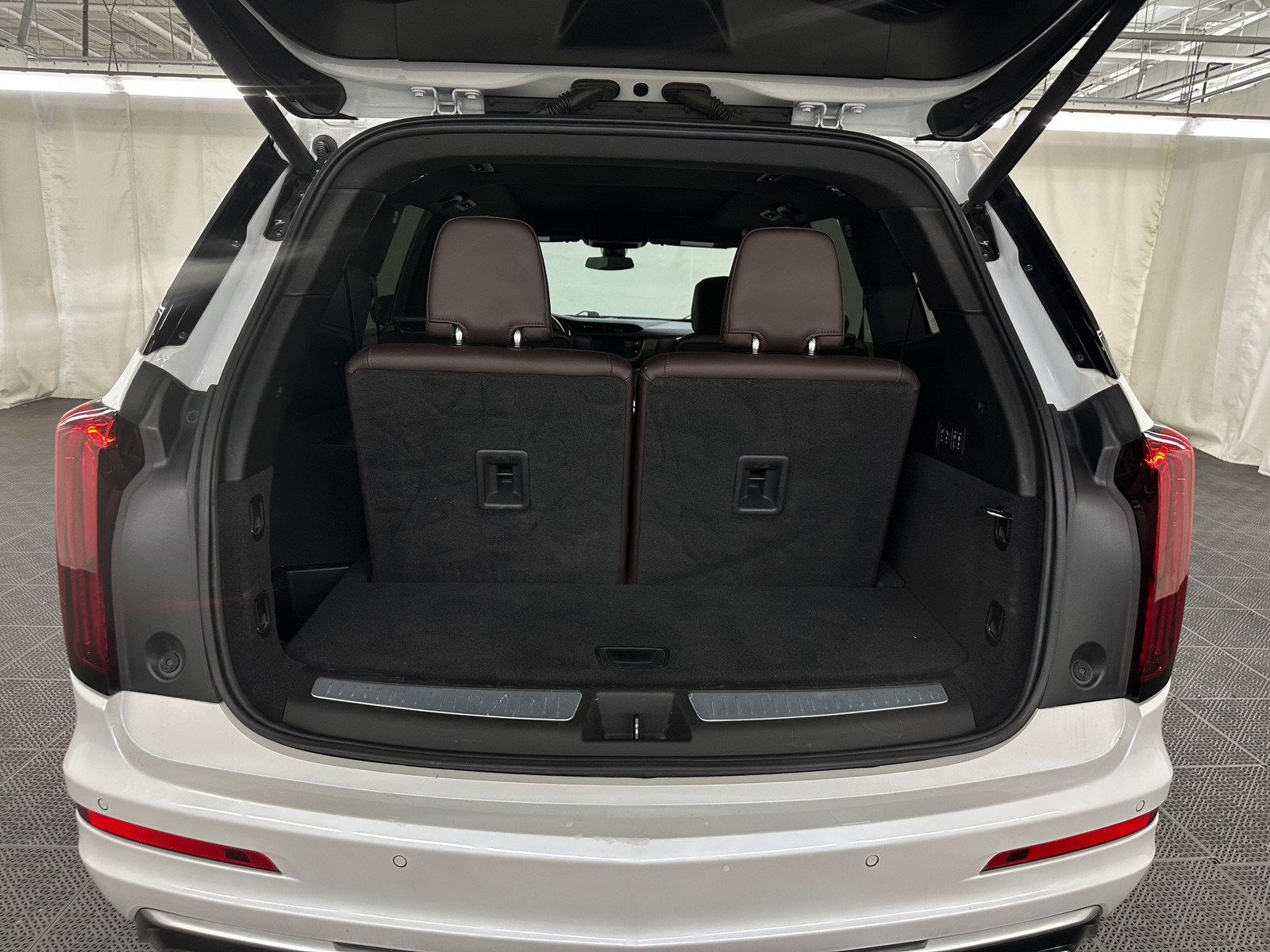 Thumbnail: 2021 Cadillac XT6 - 6