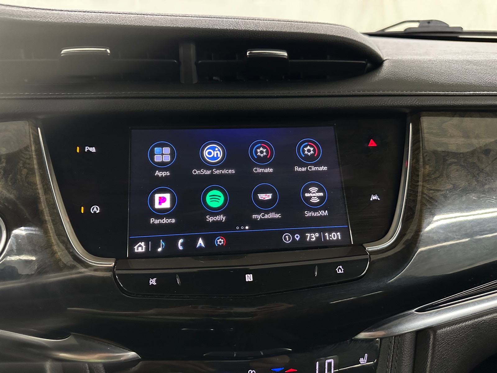Thumbnail: 2021 Cadillac XT6 - 3