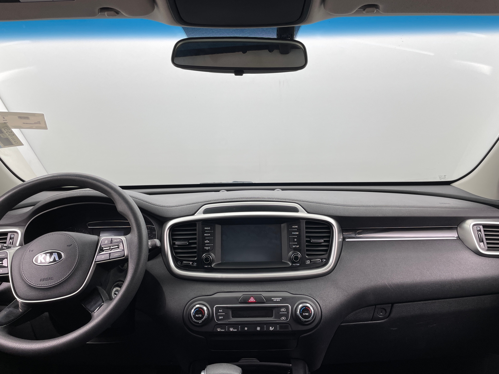 Thumbnail: 2019 Kia Sorento - 3