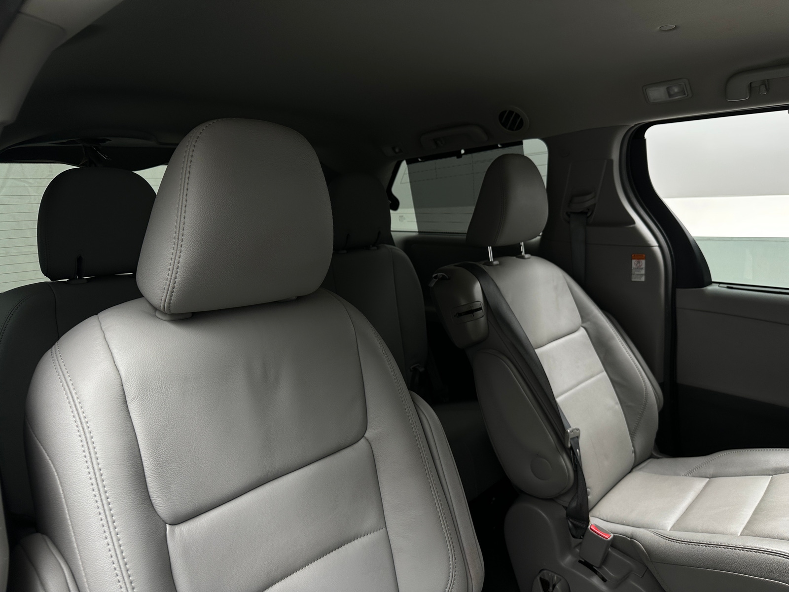 Thumbnail: 2017 Toyota Sienna - 5