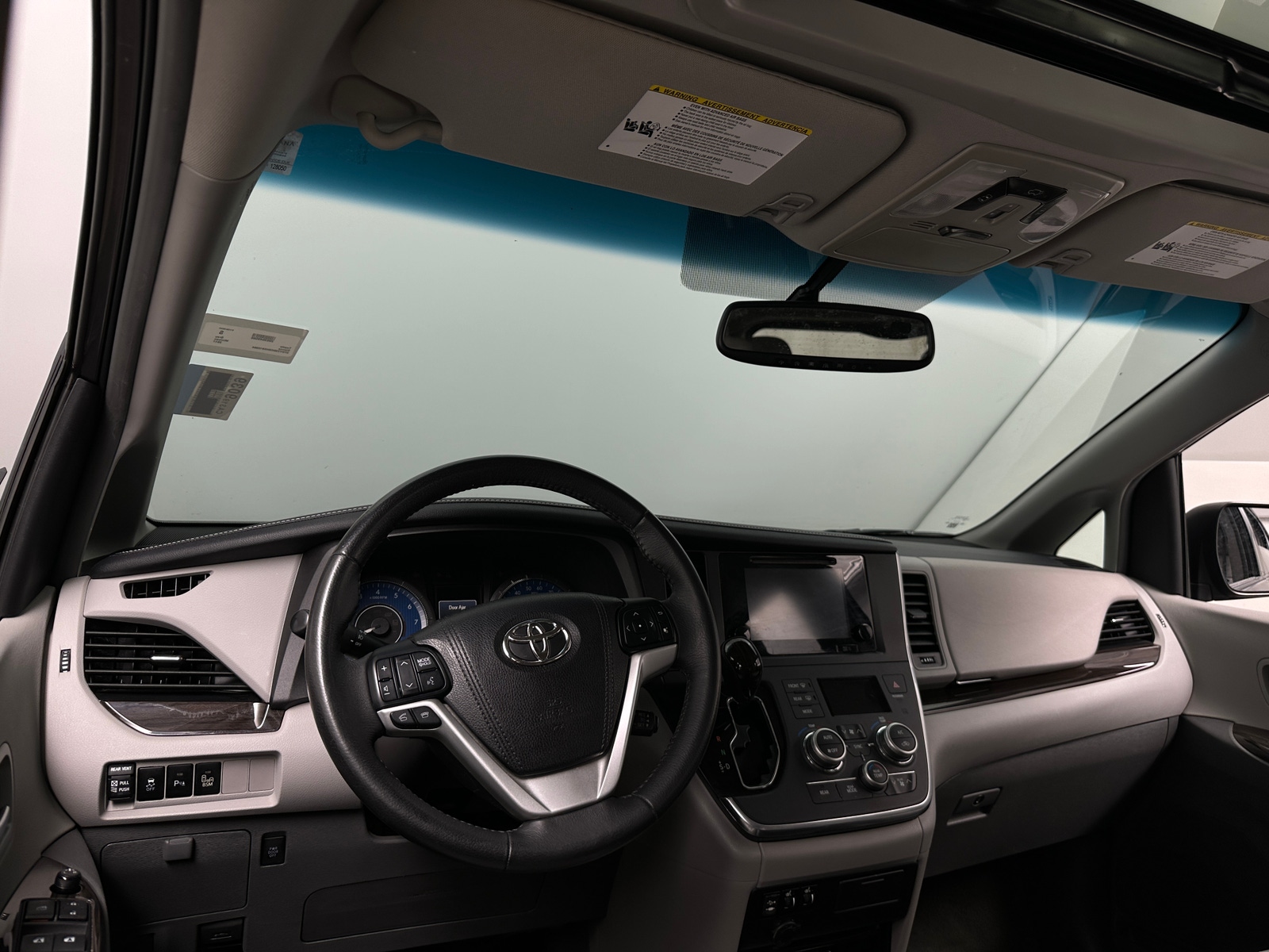 Thumbnail: 2017 Toyota Sienna - 2