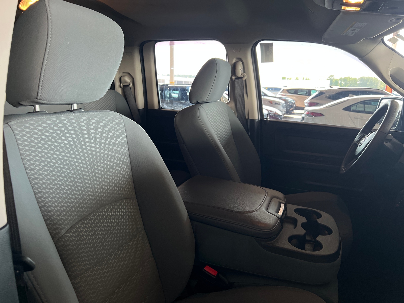 Thumbnail: 2019 RAM 1500 Classic - 2