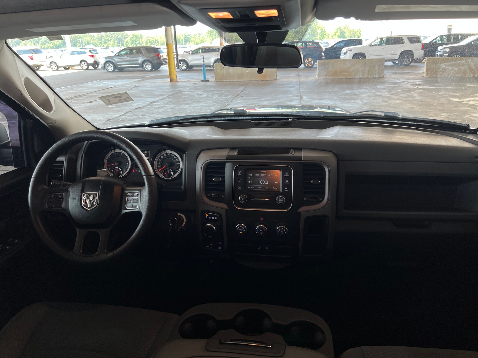 Thumbnail: 2019 RAM 1500 Classic - 3