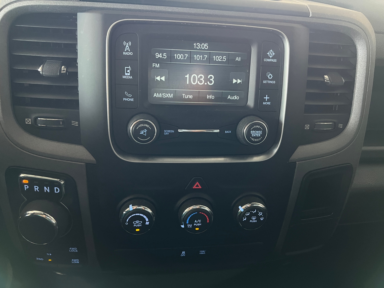 Thumbnail: 2019 RAM 1500 Classic - 4